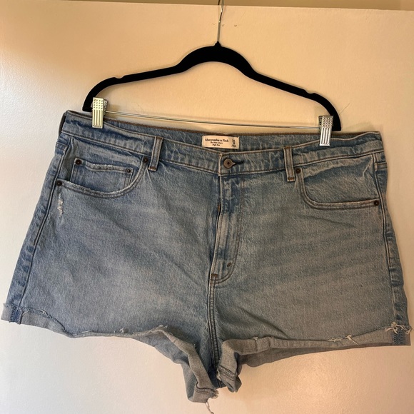 Abercrombie & Fitch Pants - Abercrombie & Fitch denim shorts